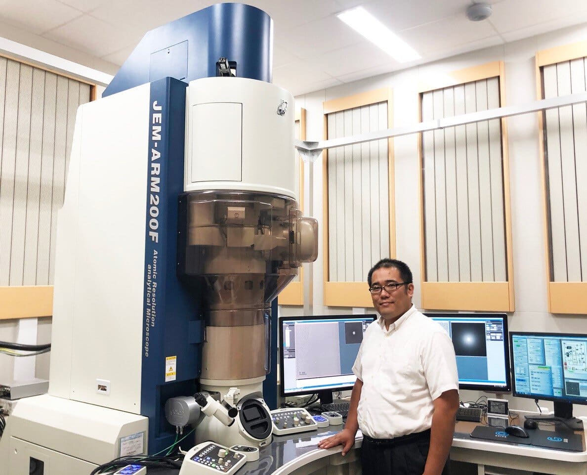 chemical synthesis at atomic resolution